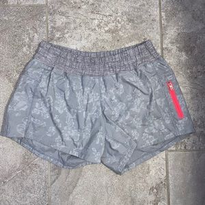 Lululemon tracker shorts II